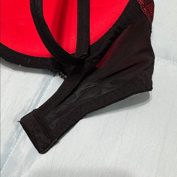 Good condition 32DD red and black lace Victoria secret push up bra! - Picture 12 of 14